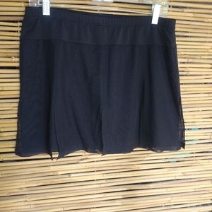 PEACHY TAN L Golf Swim Tennis Pleated Look Skort in Black